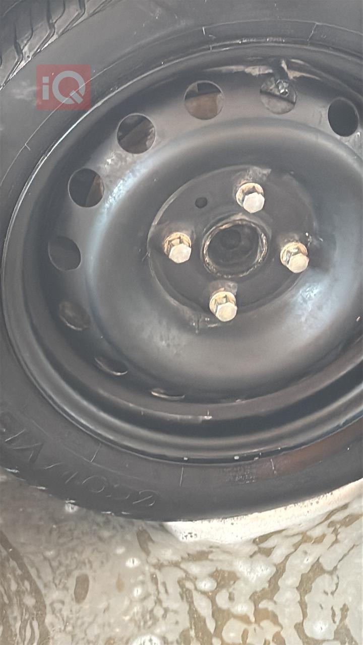 بي واي دي F0
